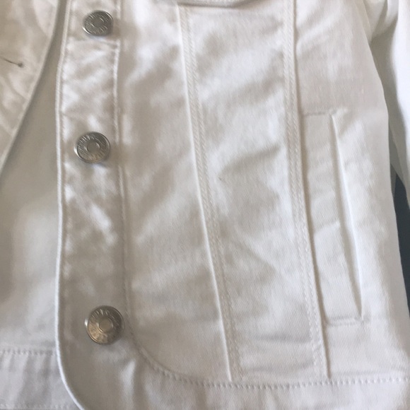 Girls whit jean jacket - Picture 3 of 3